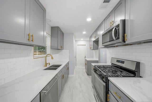 6910 Paso Del Sol Drive, Houston, TX 77083