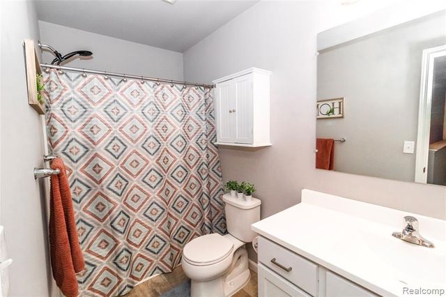 1205 Lancaster Street, Lapeer, MI 48446