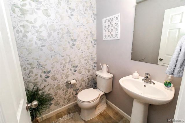 1205 Lancaster Street, Lapeer, MI 48446