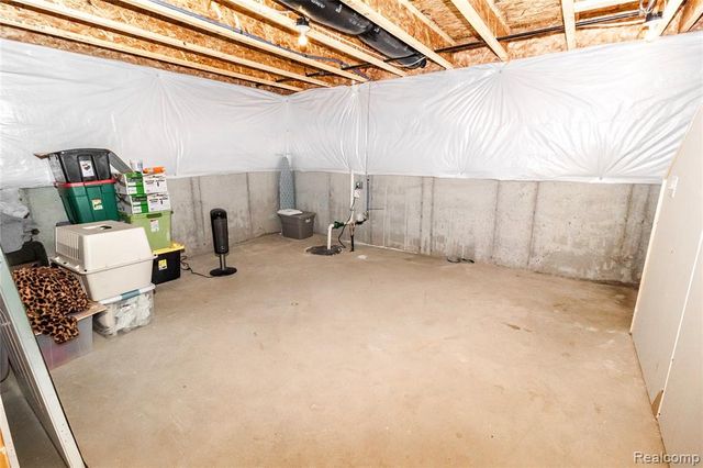 1205 Lancaster Street, Lapeer, MI 48446