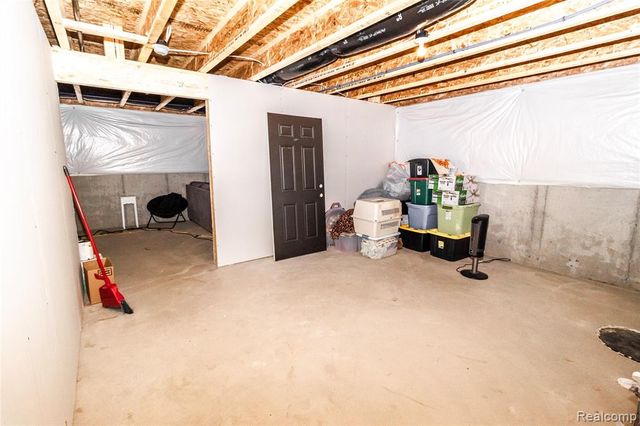 1205 Lancaster Street, Lapeer, MI 48446