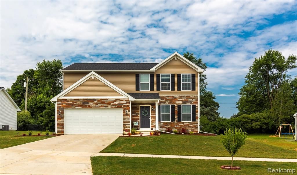 1205 Lancaster Street, Lapeer, MI 48446