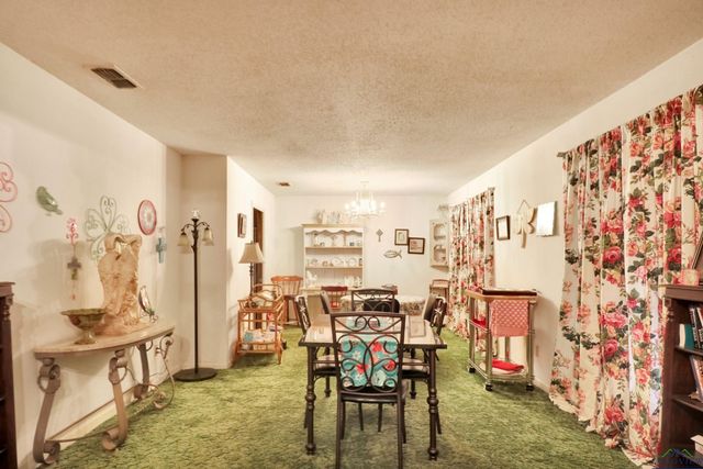 1900 Clinton St, Longview, TX 75604