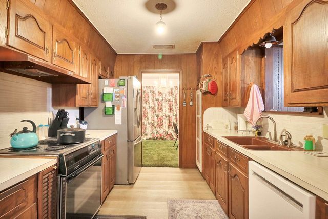 1900 Clinton St, Longview, TX 75604