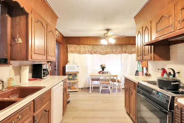 1900 Clinton St, Longview, TX 75604