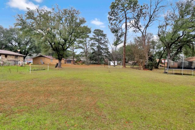 1900 Clinton St, Longview, TX 75604