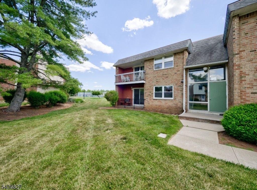 798 Eves Dr 3F, Hillsborough Twp., NJ 08844