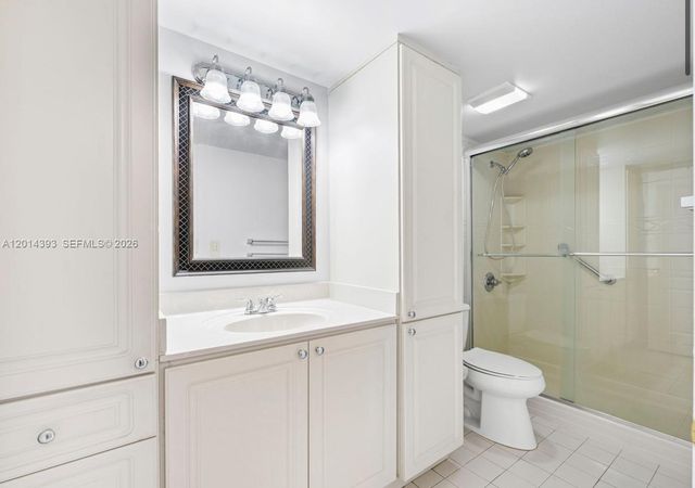 8005 Lake Dr 408, Doral, FL 33166