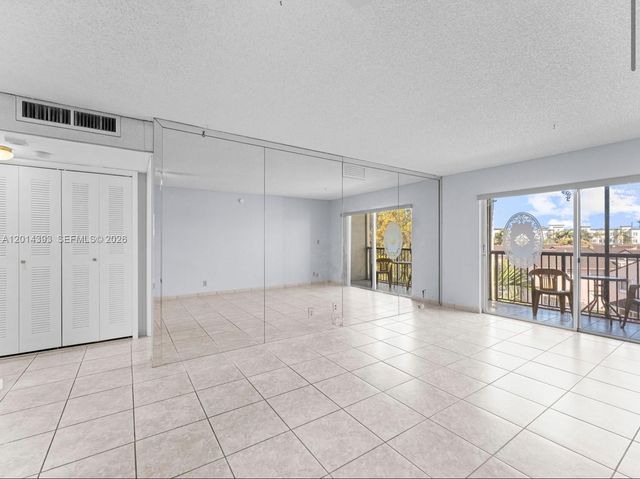 8005 Lake Dr 408, Doral, FL 33166