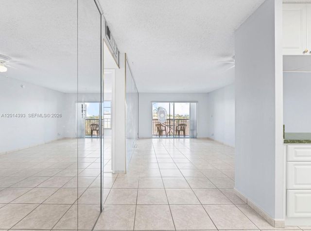 8005 Lake Dr 408, Doral, FL 33166