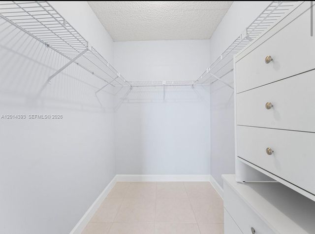 8005 Lake Dr 408, Doral, FL 33166
