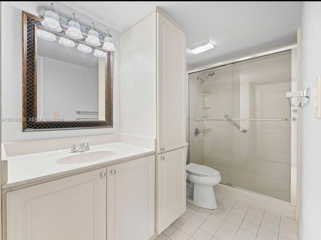 8005 Lake Dr 408, Doral, FL 33166