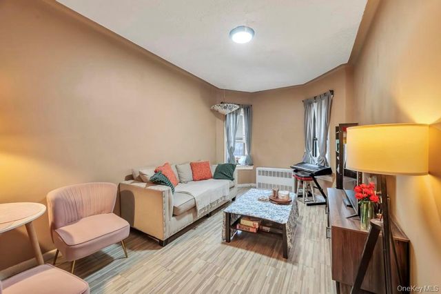 634 E 3rd Street, Brooklyn, NY 11218