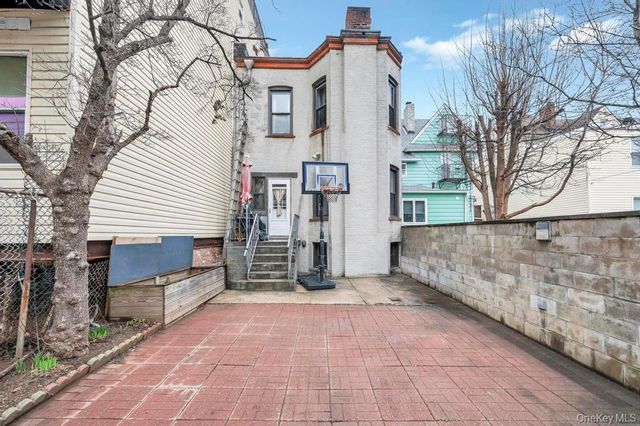 634 E 3rd Street, Brooklyn, NY 11218