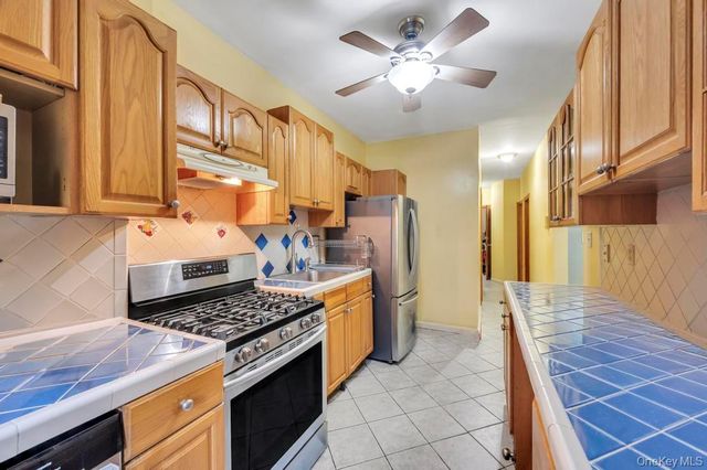 634 E 3rd Street, Brooklyn, NY 11218