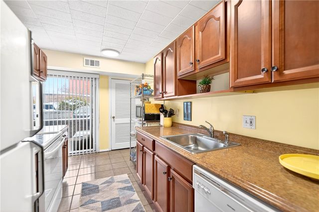 420 N Chestnut Street 103, Avalon, PA 15202