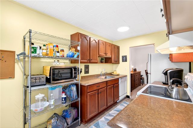 420 N Chestnut Street 103, Avalon, PA 15202