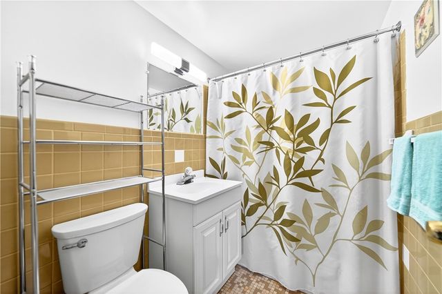 420 N Chestnut Street 103, Avalon, PA 15202