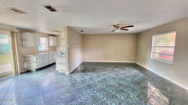 2472 FERNSIDE Road, Jacksonville, FL 32246