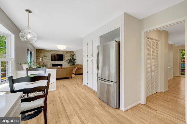 502 WOODLAND CT NW, Vienna, VA 22180