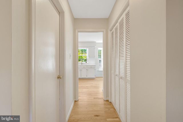 502 WOODLAND CT NW, Vienna, VA 22180