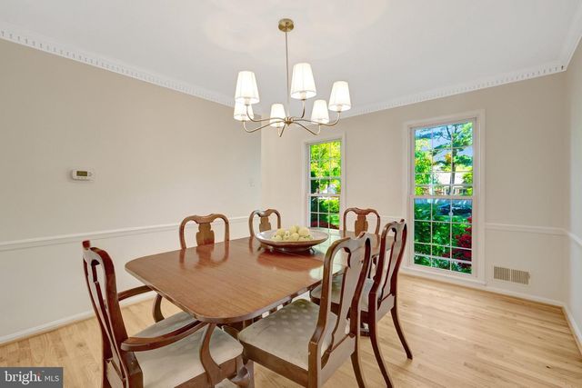 502 WOODLAND CT NW, Vienna, VA 22180