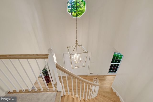 502 WOODLAND CT NW, Vienna, VA 22180