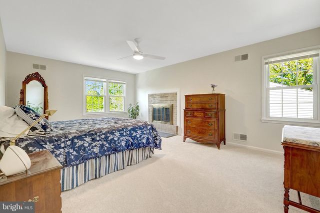 502 WOODLAND CT NW, Vienna, VA 22180