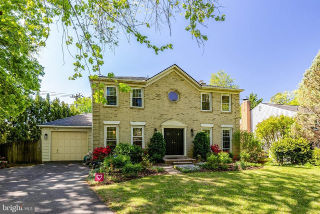 502 WOODLAND CT NW, Vienna, VA 22180