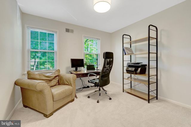 502 WOODLAND CT NW, Vienna, VA 22180