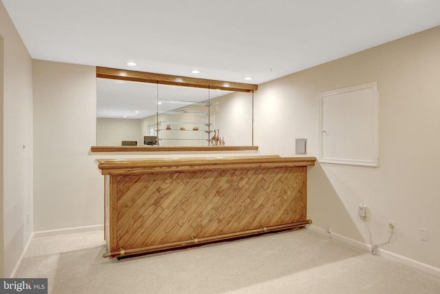 502 WOODLAND CT NW, Vienna, VA 22180