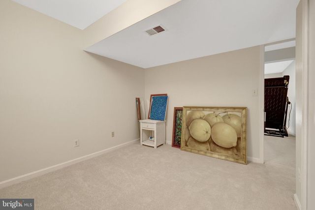 502 WOODLAND CT NW, Vienna, VA 22180