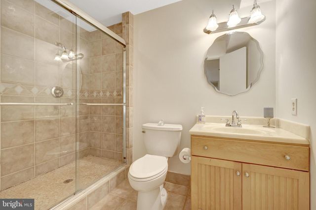 502 WOODLAND CT NW, Vienna, VA 22180