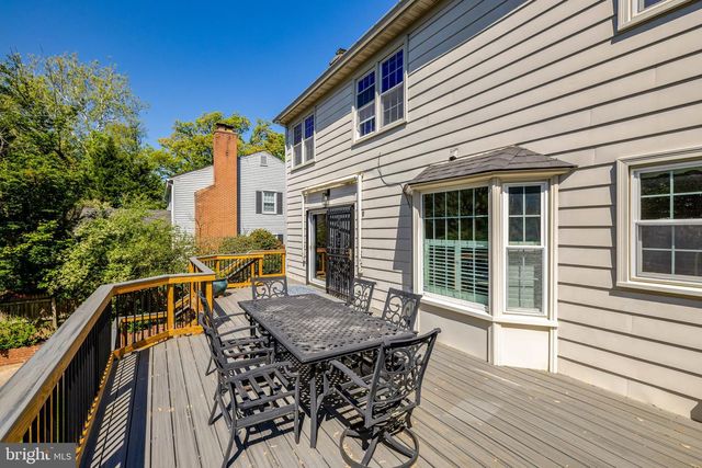 502 WOODLAND CT NW, Vienna, VA 22180