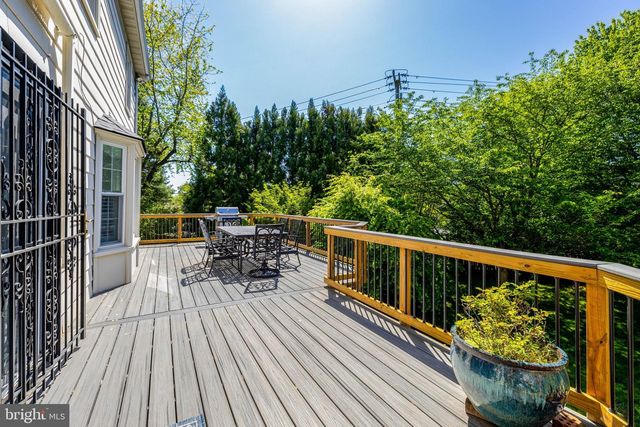 502 WOODLAND CT NW, Vienna, VA 22180