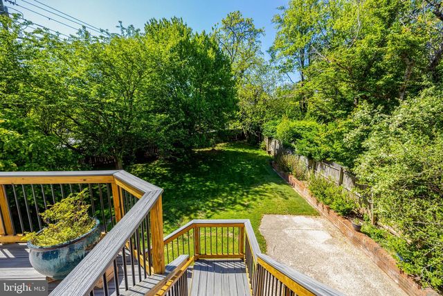 502 WOODLAND CT NW, Vienna, VA 22180