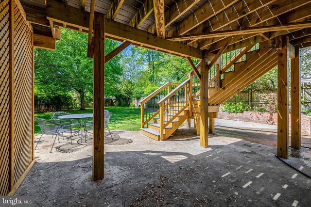 502 WOODLAND CT NW, Vienna, VA 22180