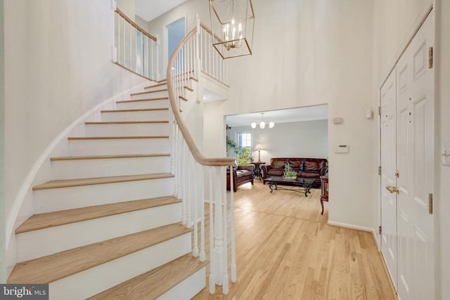 502 WOODLAND CT NW, Vienna, VA 22180