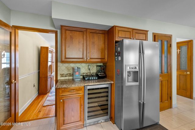 15 Eastwood Boulevard, Manalapan, NJ 07726