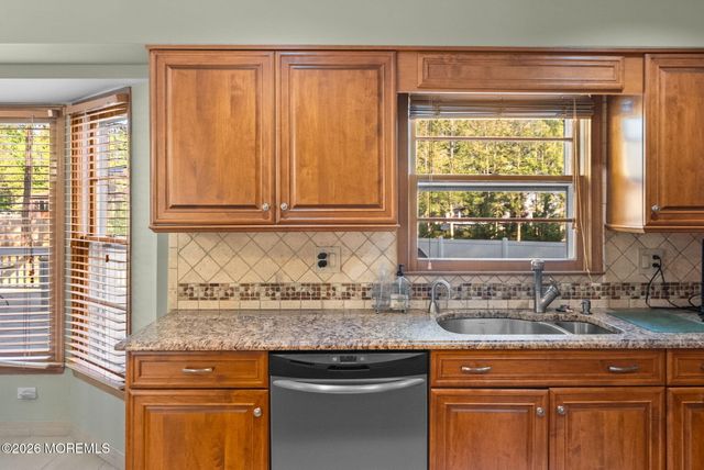 15 Eastwood Boulevard, Manalapan, NJ 07726