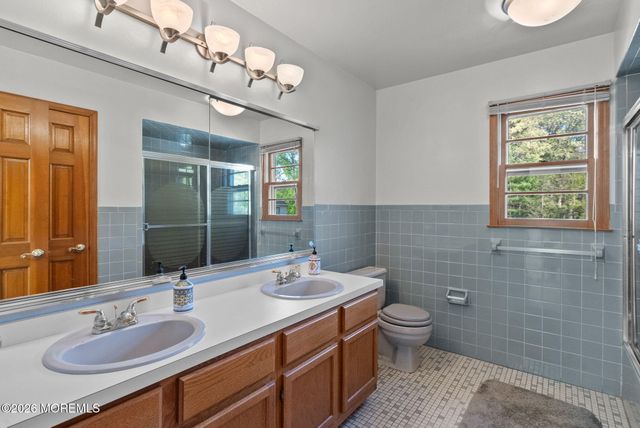 15 Eastwood Boulevard, Manalapan, NJ 07726