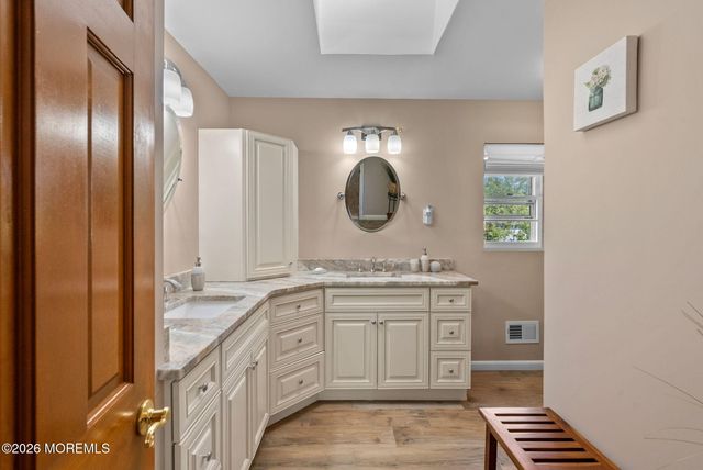 15 Eastwood Boulevard, Manalapan, NJ 07726