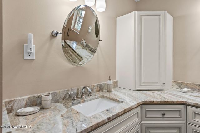 15 Eastwood Boulevard, Manalapan, NJ 07726
