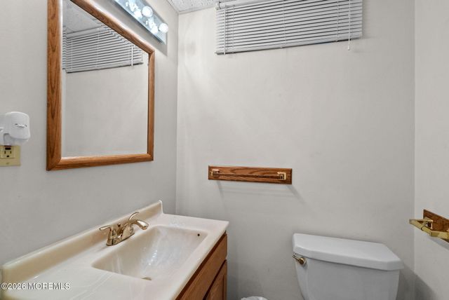 15 Eastwood Boulevard, Manalapan, NJ 07726