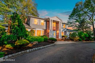 15 Eastwood Boulevard, Manalapan, NJ 07726
