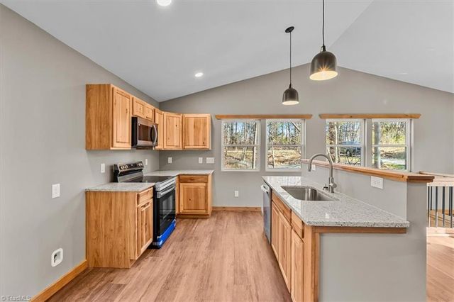 3499 Ridgewood Court, Winston-salem, NC 27107