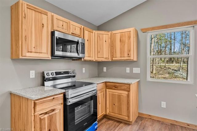 3499 Ridgewood Court, Winston-salem, NC 27107