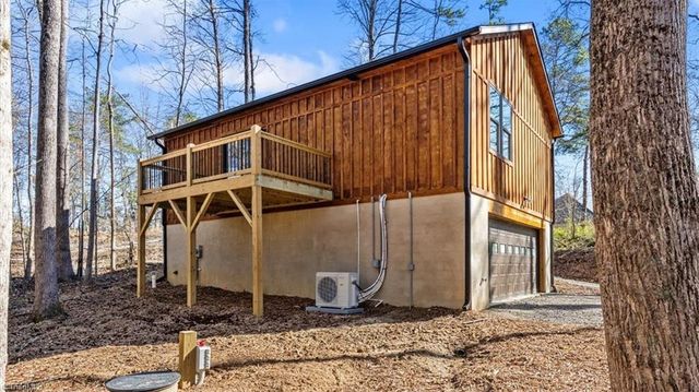 3499 Ridgewood Court, Winston-salem, NC 27107