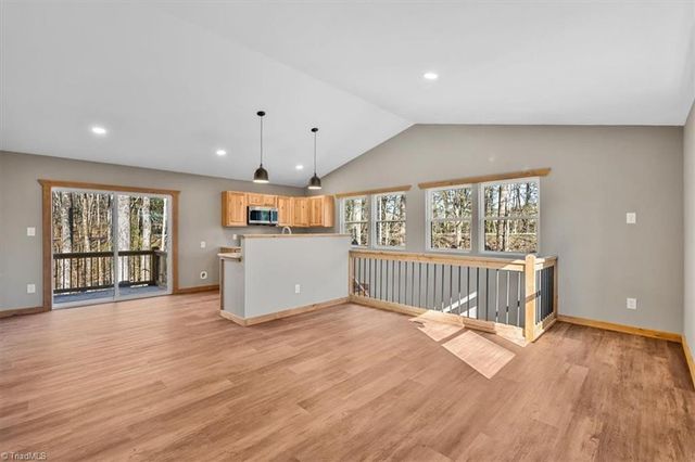 3499 Ridgewood Court, Winston-salem, NC 27107