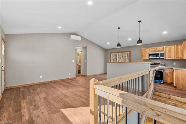 3499 Ridgewood Court, Winston-salem, NC 27107